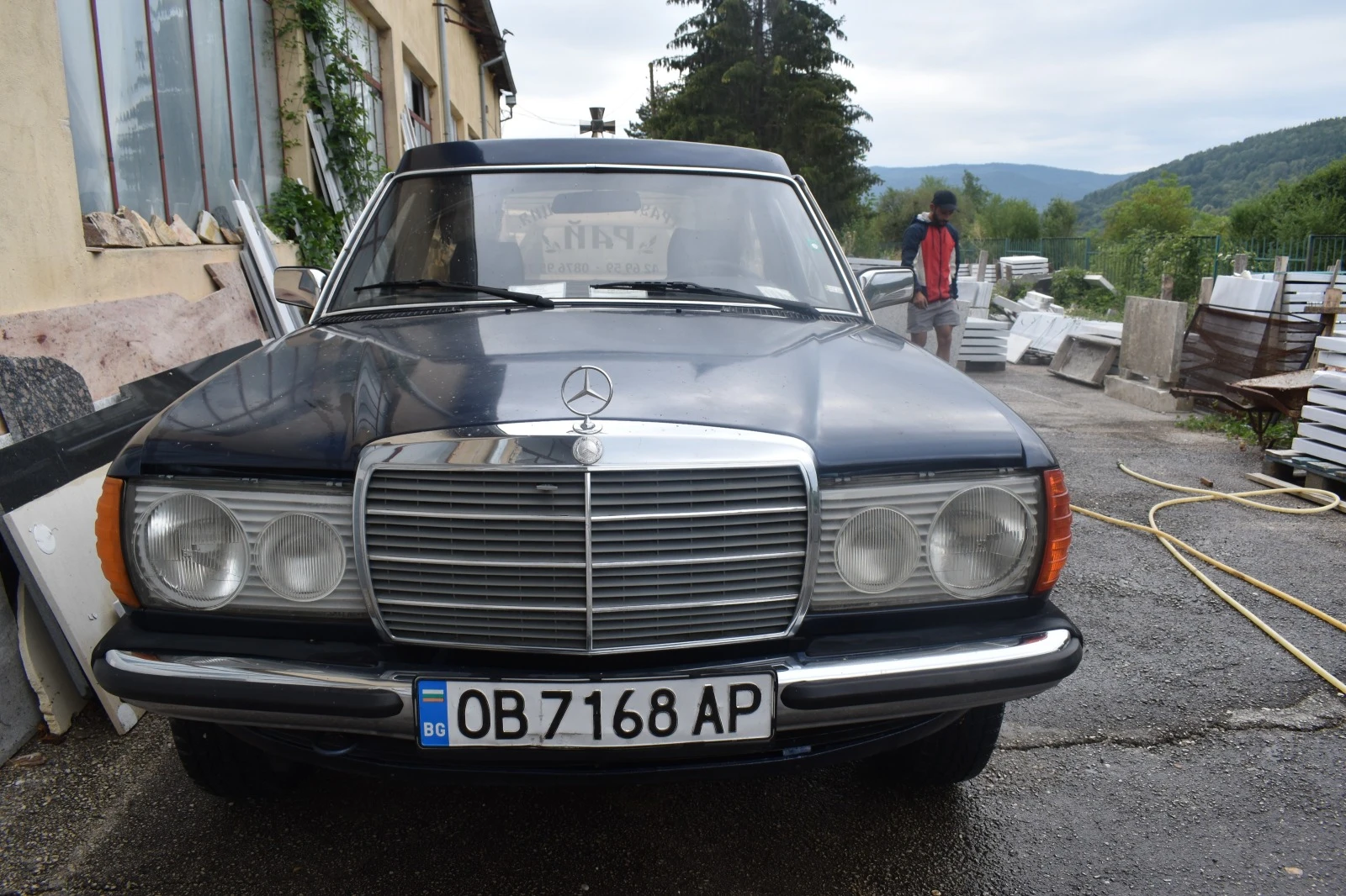 Mercedes-Benz 240 240D - изображение 2