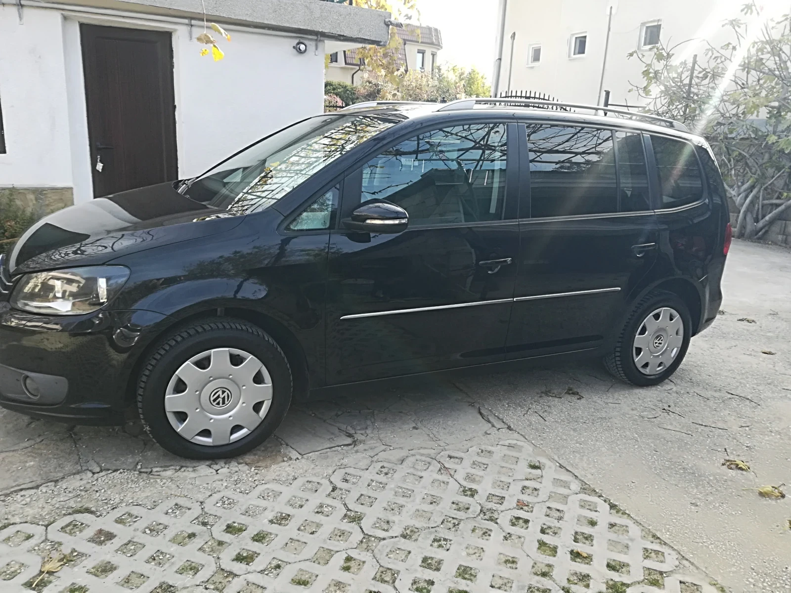 VW Touran 2.0 TDI; от частно лице  - изображение 2