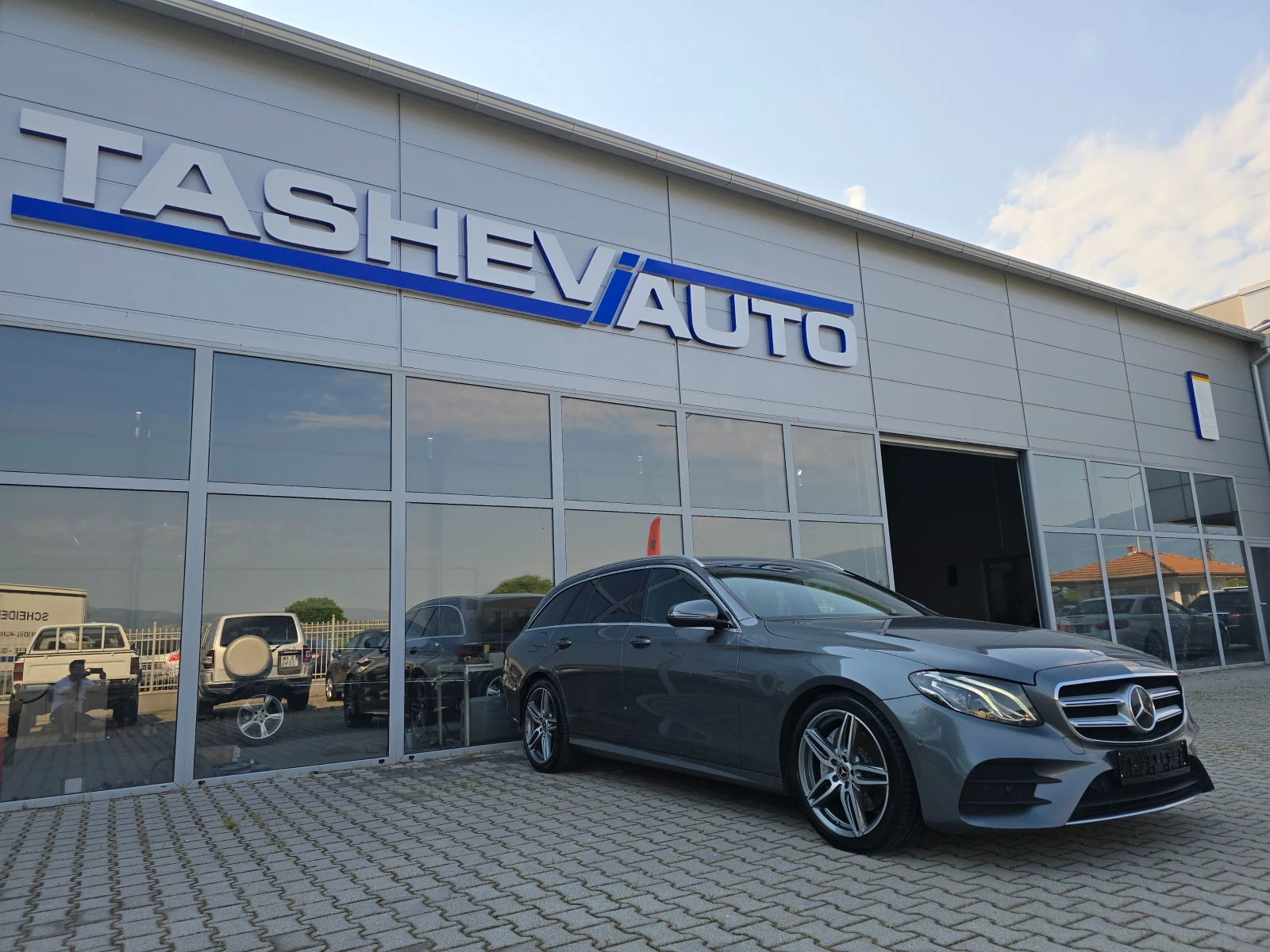 Mercedes-Benz E 220 AMG PAKET !! | Mobile.bg   1