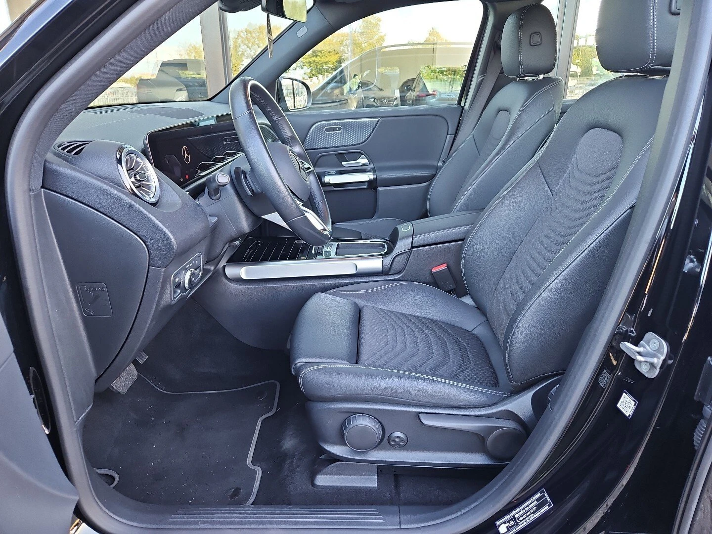 Mercedes-Benz EQB 250+ Progressive New - изображение 6