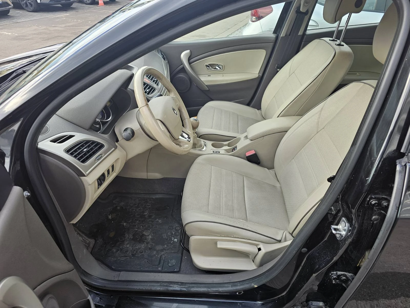 Renault Fluence 1.6 dCi 130  | Mobile.bg � ����������� 14