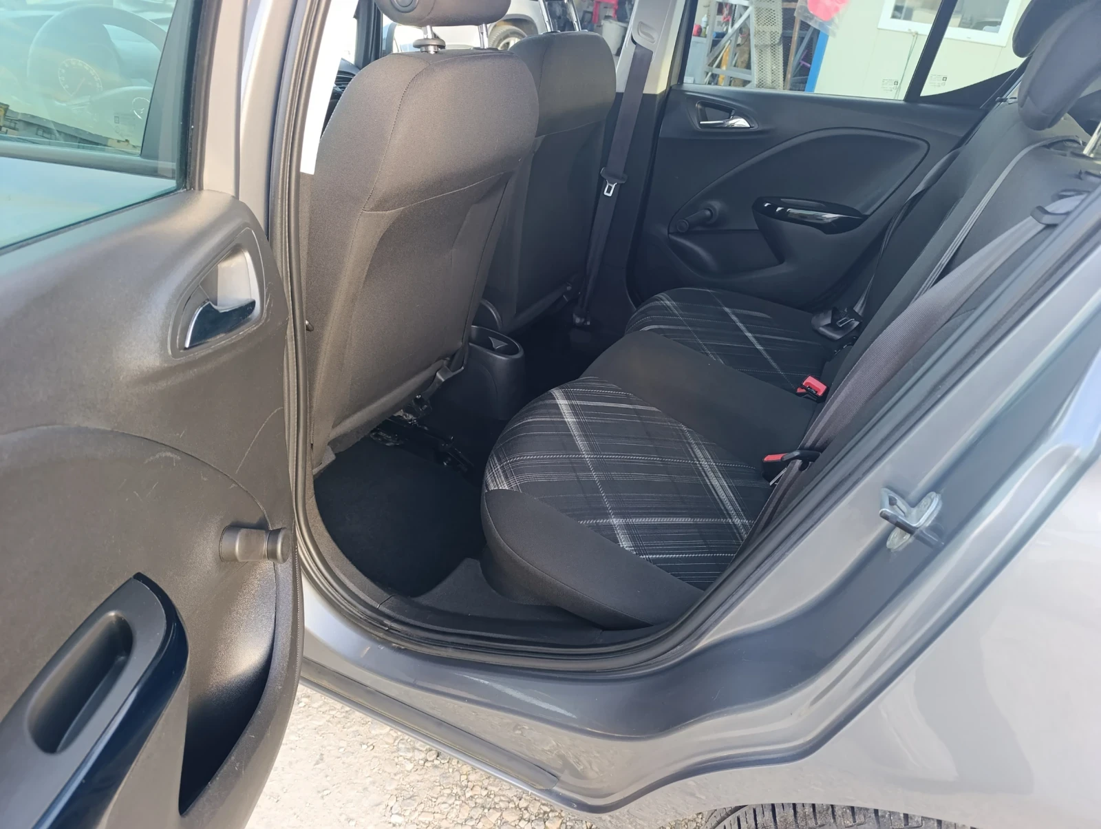 Opel Corsa 1.3CDTI EURO 6B, снимка 8 - Автомобили и джипове - 53772219