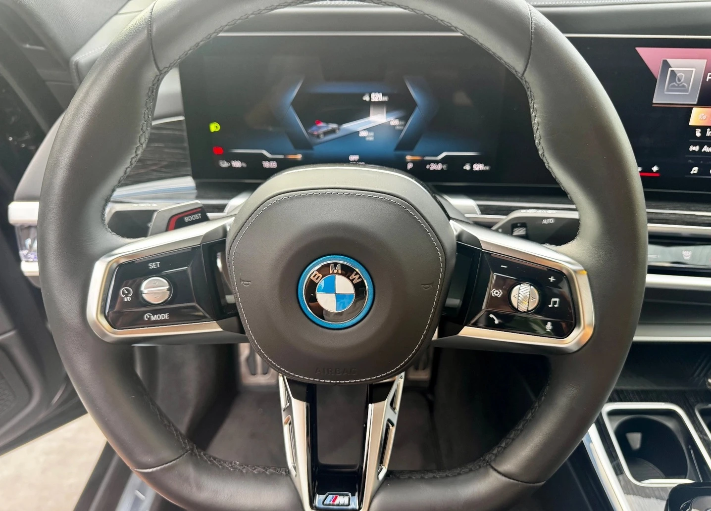 BMW i7 xDrive60 M-Sport, снимка 6 - Автомобили и джипове - 54040548