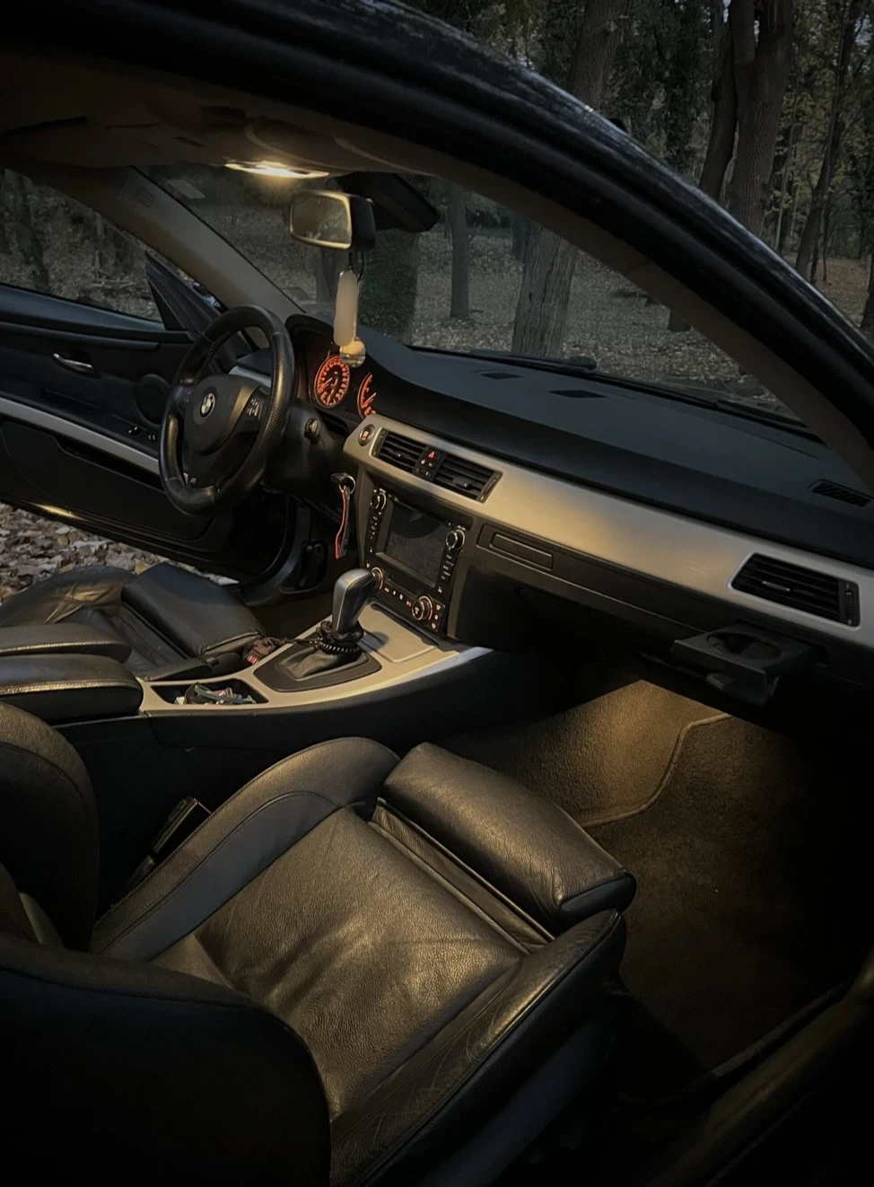 BMW 330 Xdrive, снимка 5 - Автомобили и джипове - 54084773