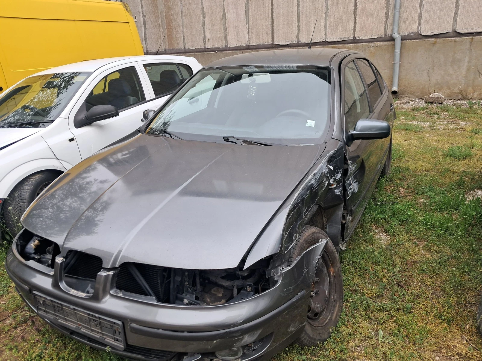 Seat Leon 1, 6 16V 105k, снимка 2 - Автомобили и джипове - 54277194