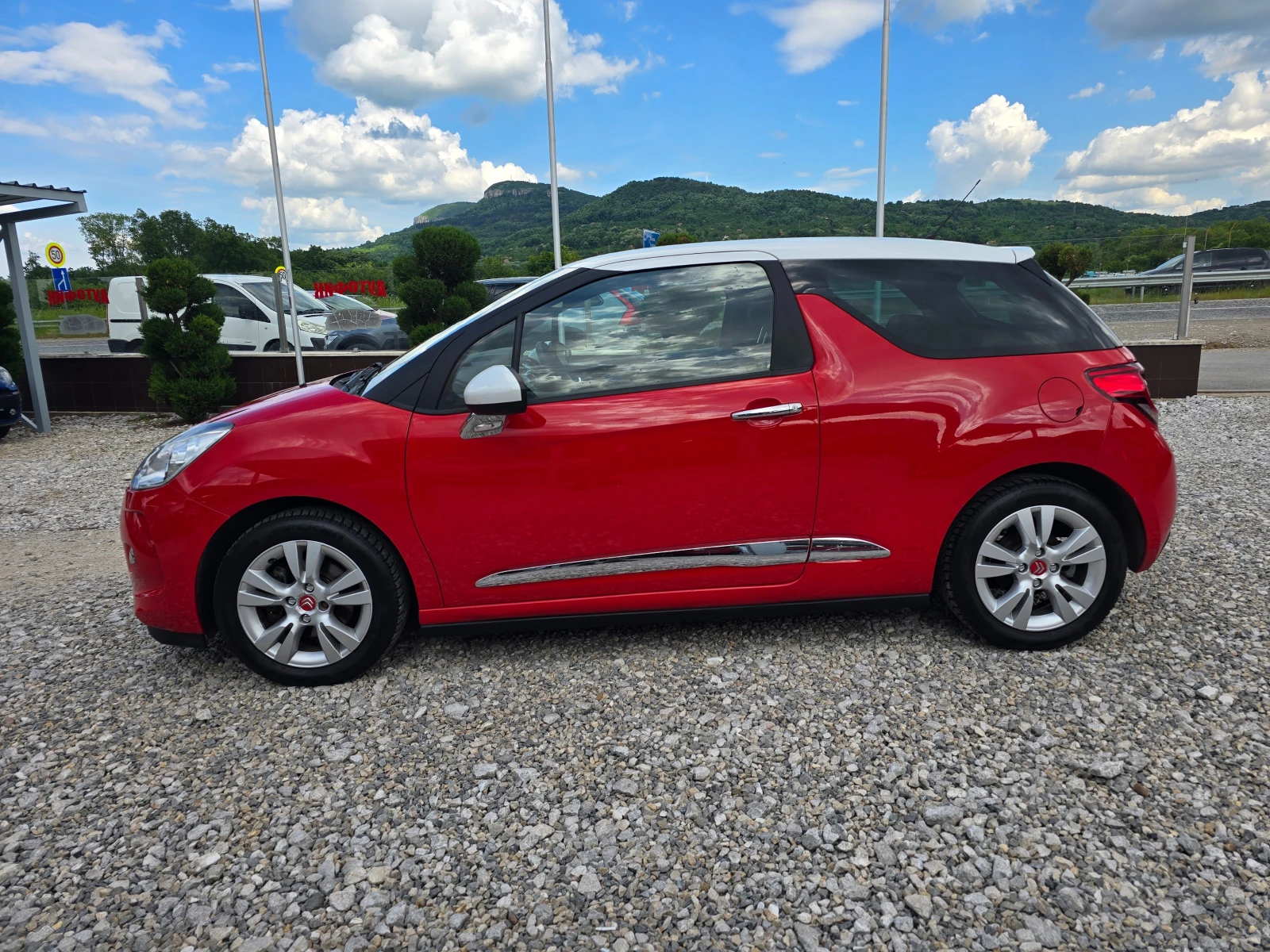 Citroen DS3 1.6 БЕНЗИН РЕАЛНИ КИЛОМЕТРИ, снимка 2 - Автомобили и джипове - 54685683