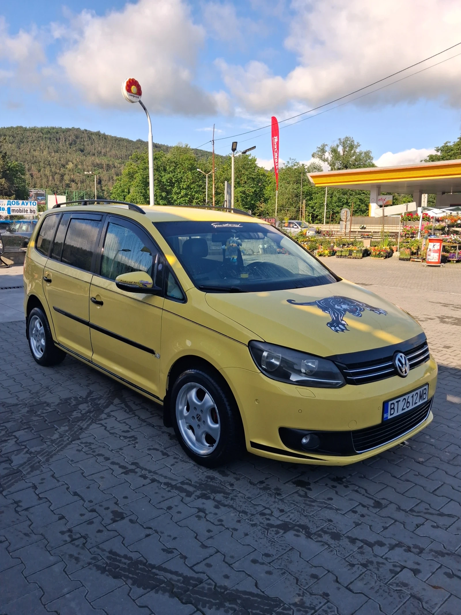 VW Touran Лек, снимка 2 - Автомобили и джипове - 54729154