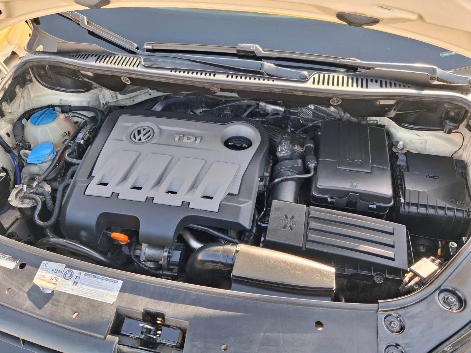 VW Touran Лек, снимка 16 - Автомобили и джипове - 54729154