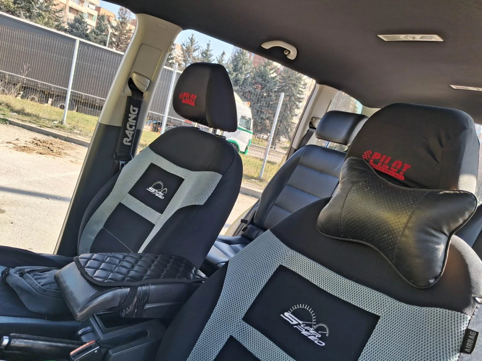 VW Touran Лек, снимка 14 - Автомобили и джипове - 54729154