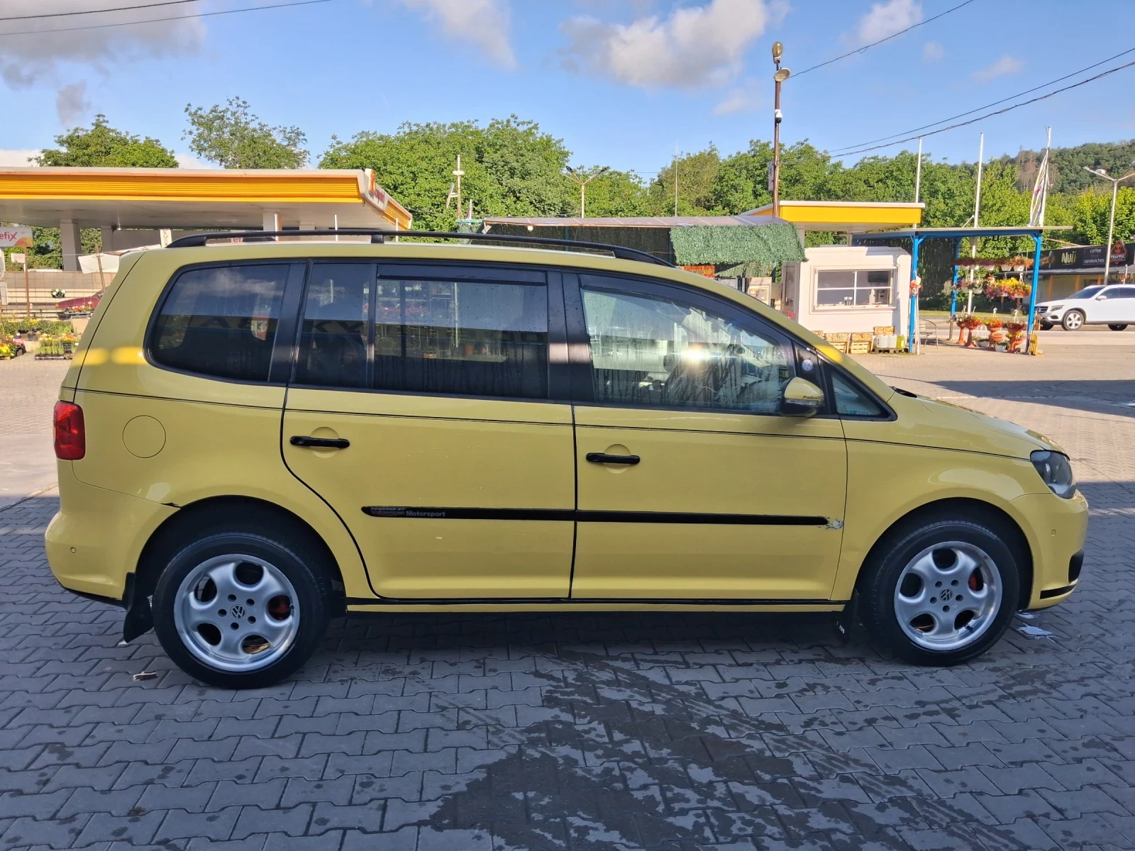 VW Touran Лек, снимка 6 - Автомобили и джипове - 54729154