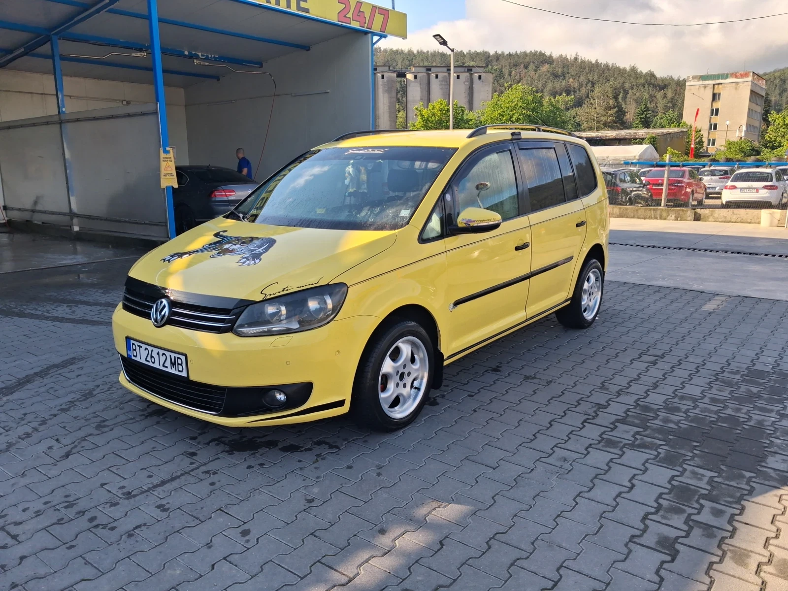 VW Touran Лек, снимка 9 - Автомобили и джипове - 54729154