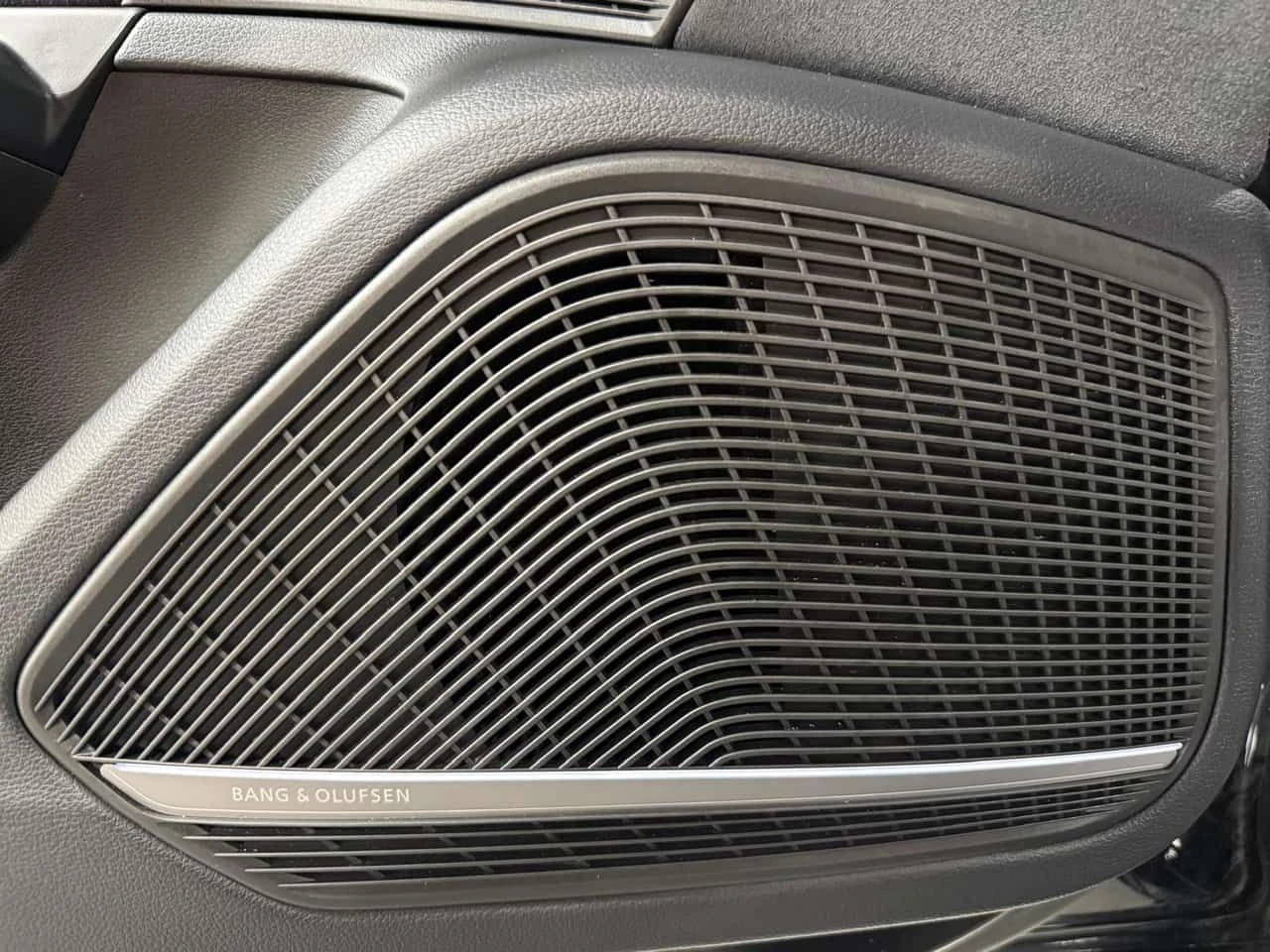 Audi A4 | Technik | DISTRONIC | B&O | 360 | ШИБИДАХ | , снимка 14 - Автомобили и джипове - 55193996