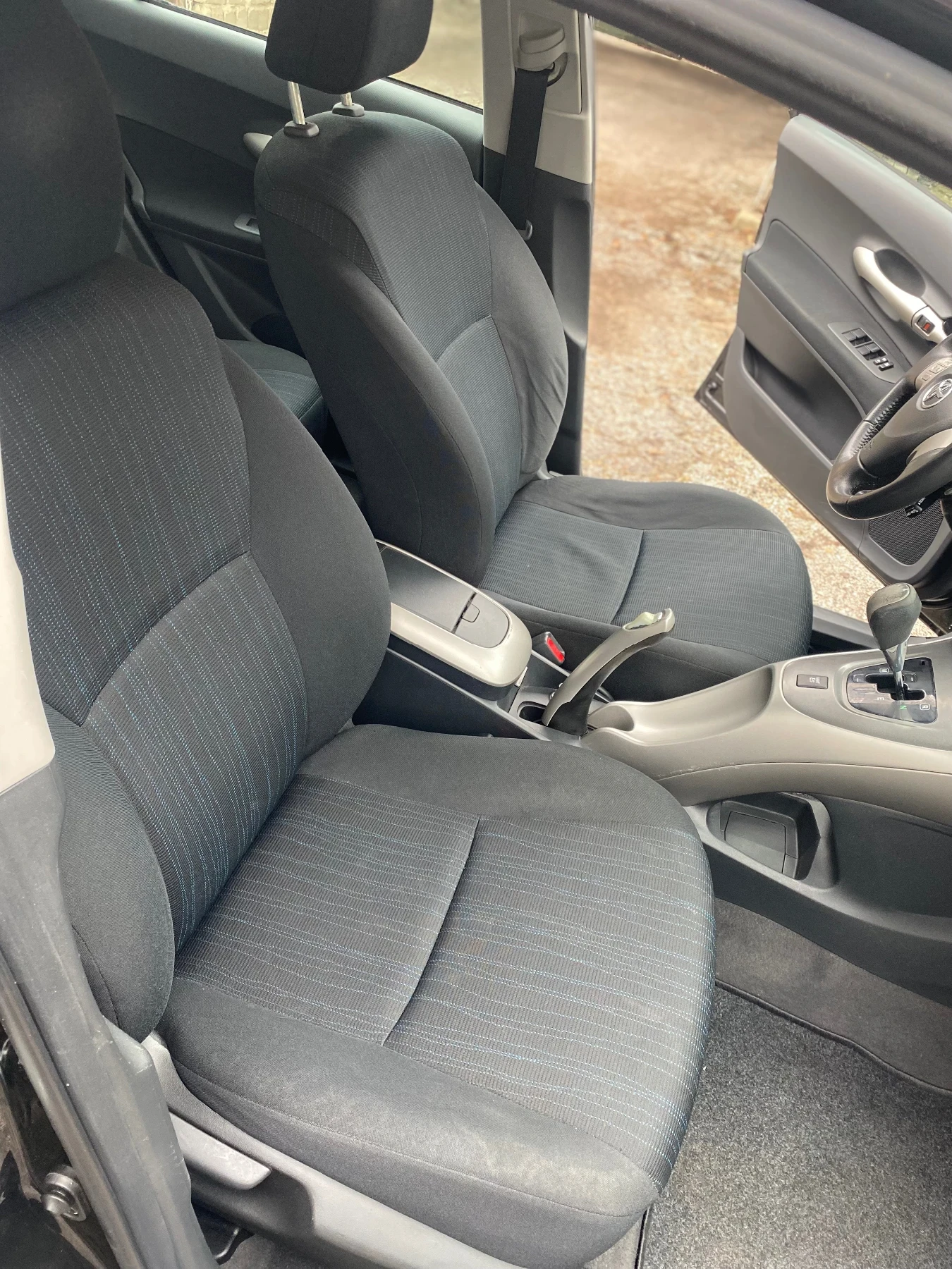 Toyota Auris, снимка 7 - Автомобили и джипове - 55332143