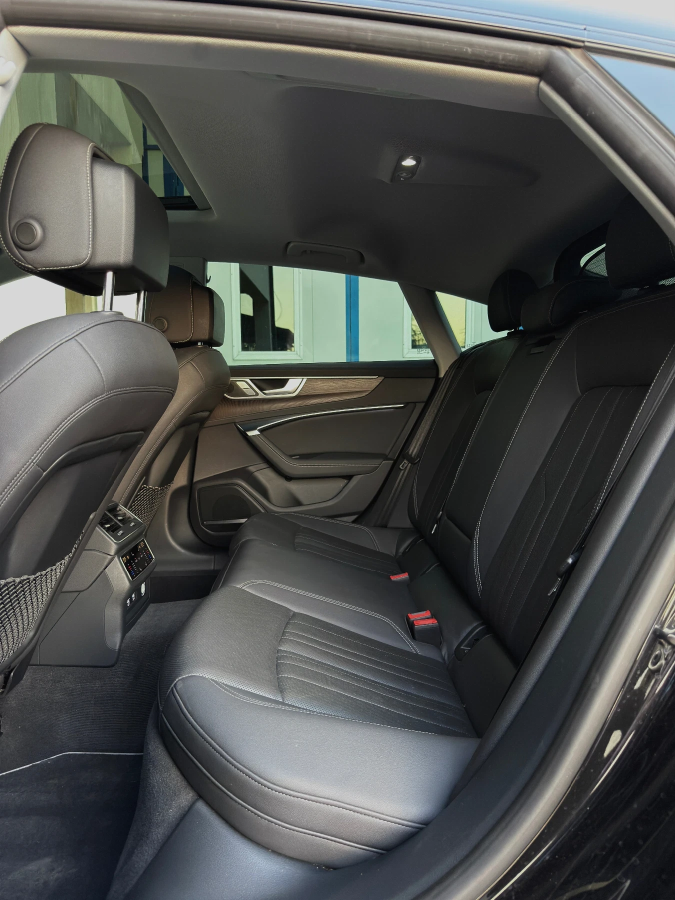 Audi A7 * S7* DISTRONIC* B&O* KEYLESS* , снимка 11 - Автомобили и джипове - 55696244
