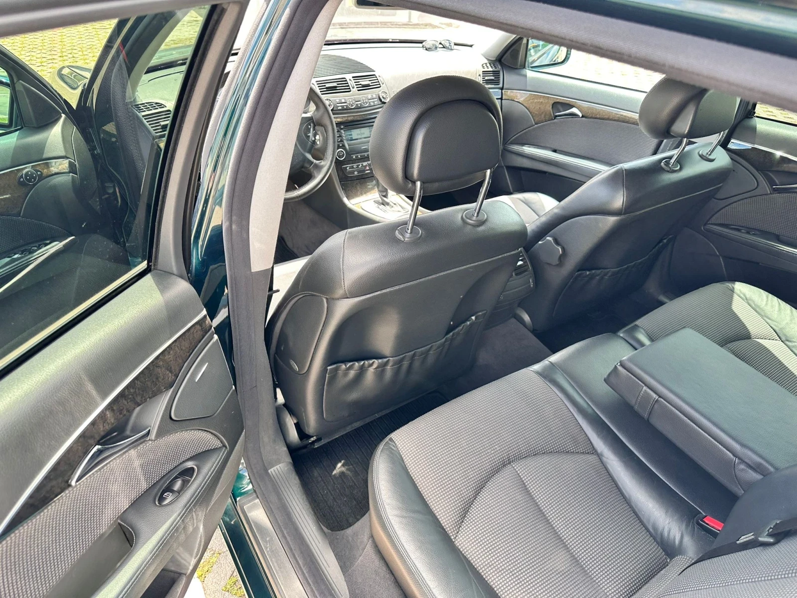 Mercedes-Benz E 220, снимка 6 - Автомобили и джипове - 56045817
