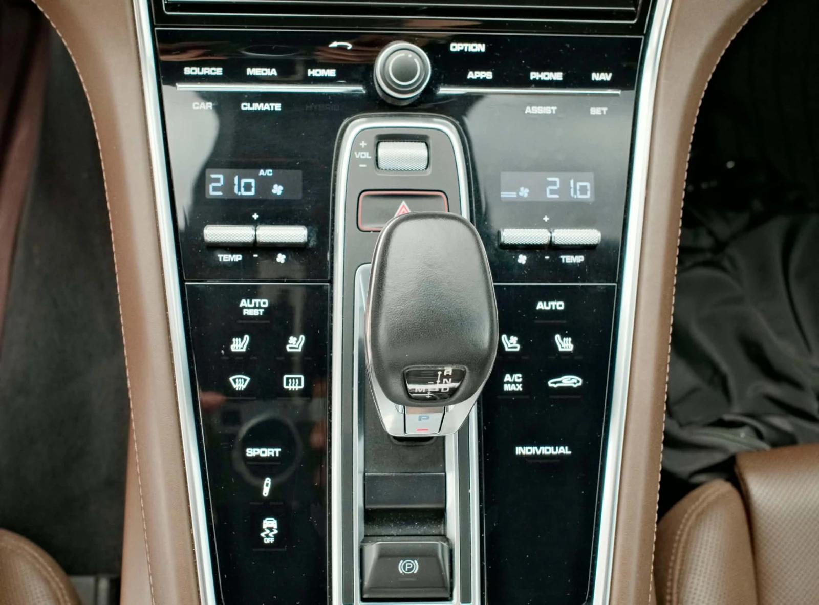 Porsche Panamera Turbo, снимка 14 - Автомобили и джипове - 56285532