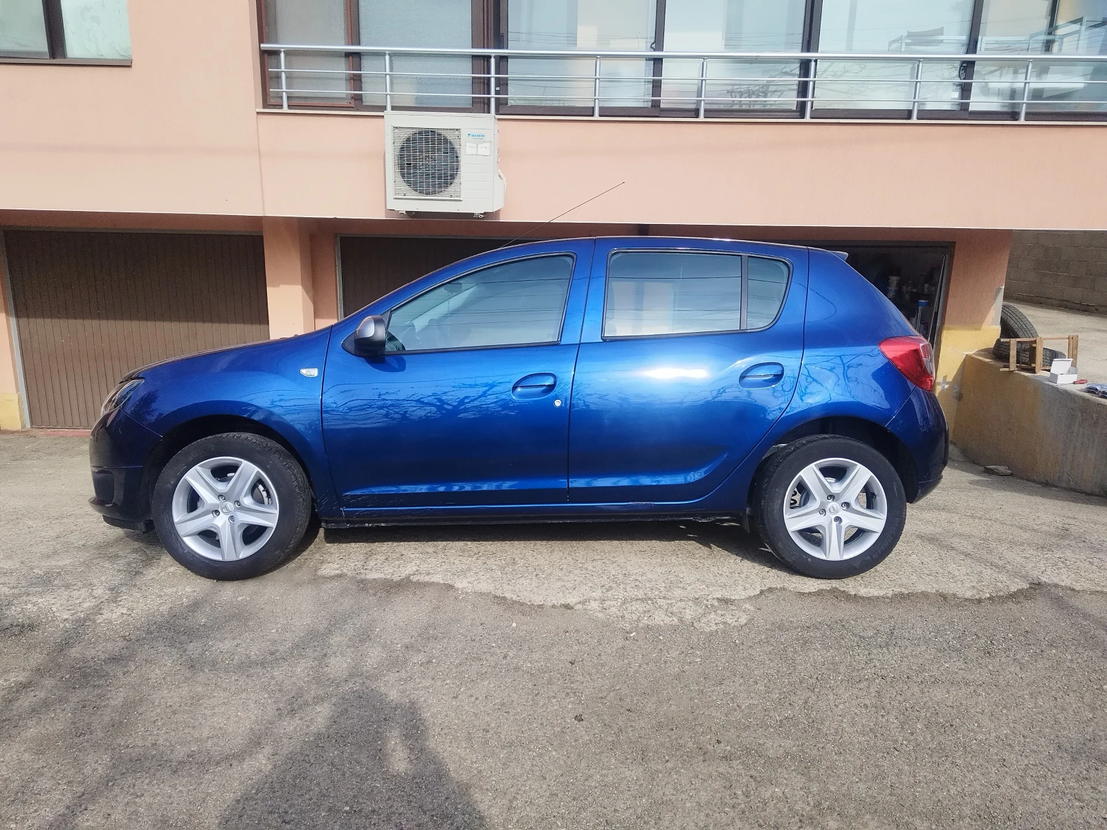 Dacia Sandero, снимка 6 - Автомобили и джипове - 56596752