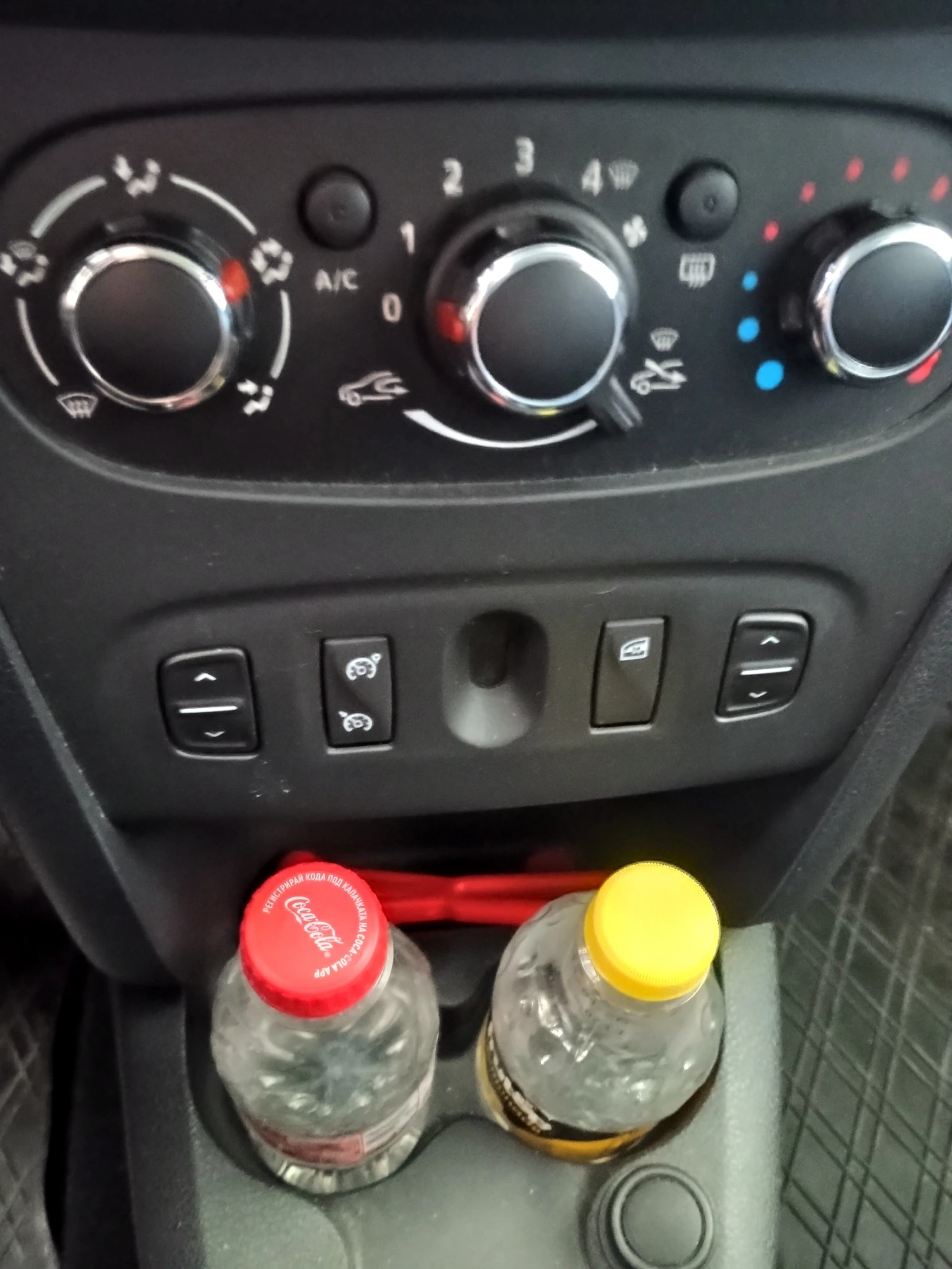 Dacia Sandero, снимка 9 - Автомобили и джипове - 56596752