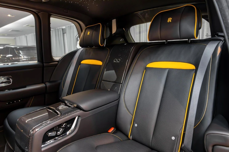 Rolls-Royce Cullinan BLACK BADGE/SERIES II/FACELIFT/4-SEATS/STARLIGHT/, снимка 15 - Автомобили и джипове - 49130936