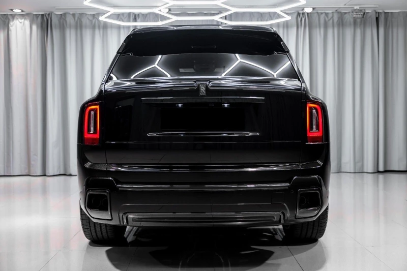 Rolls-Royce Cullinan BLACK BADGE/SERIES II/FACELIFT/4-SEATS/STARLIGHT/, снимка 6 - Автомобили и джипове - 49130936