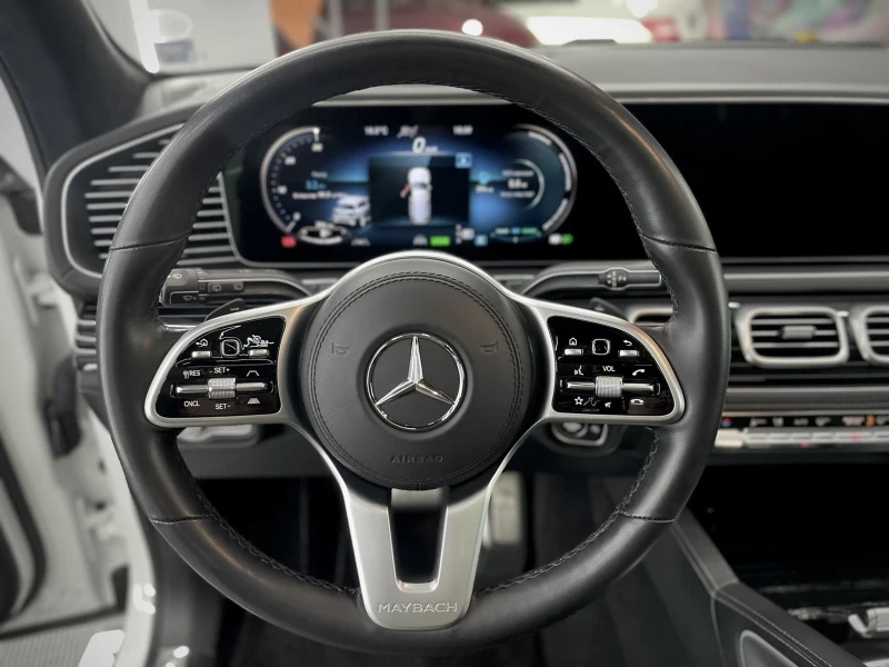 Mercedes-Benz GLS 600 Maybach / 4-seat / Two-tone paintwork, снимка 7 - Автомобили и джипове - 49638393