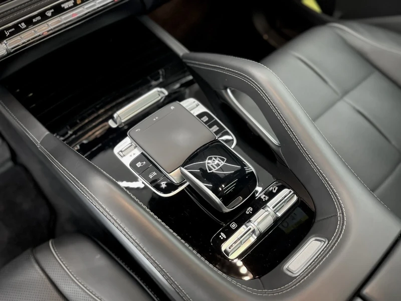 Mercedes-Benz GLS 600 Maybach / 4-seat / Two-tone paintwork, снимка 10 - Автомобили и джипове - 49638393