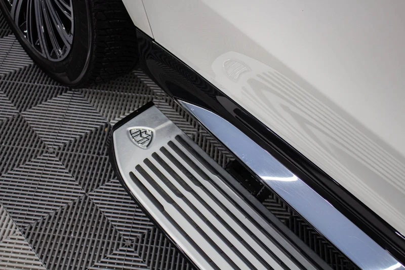 Mercedes-Benz GLS 600 Maybach / 4-seat / Two-tone paintwork, снимка 6 - Автомобили и джипове - 49638393