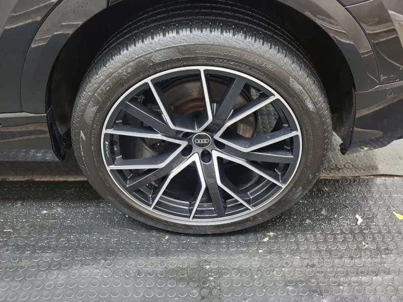 Audi Q8 * Progressiv * CARFAX * БЕЗ ПЪРВОНАЧАЛНА ВНОСКА, снимка 7 - Автомобили и джипове - 52772001