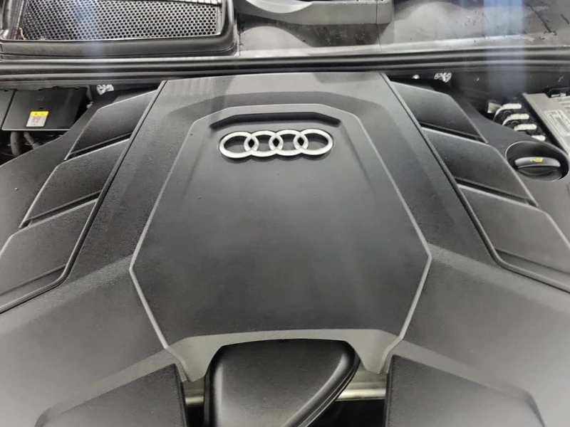 Audi Q8 * Progressiv * CARFAX * БЕЗ ПЪРВОНАЧАЛНА ВНОСКА, снимка 10 - Автомобили и джипове - 52772001