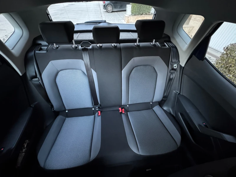 Seat Arona 1.0 TSI DSG Xcellence, ПЪРВИ СОБСТВЕНИК, снимка 12 - Автомобили и джипове - 53194495
