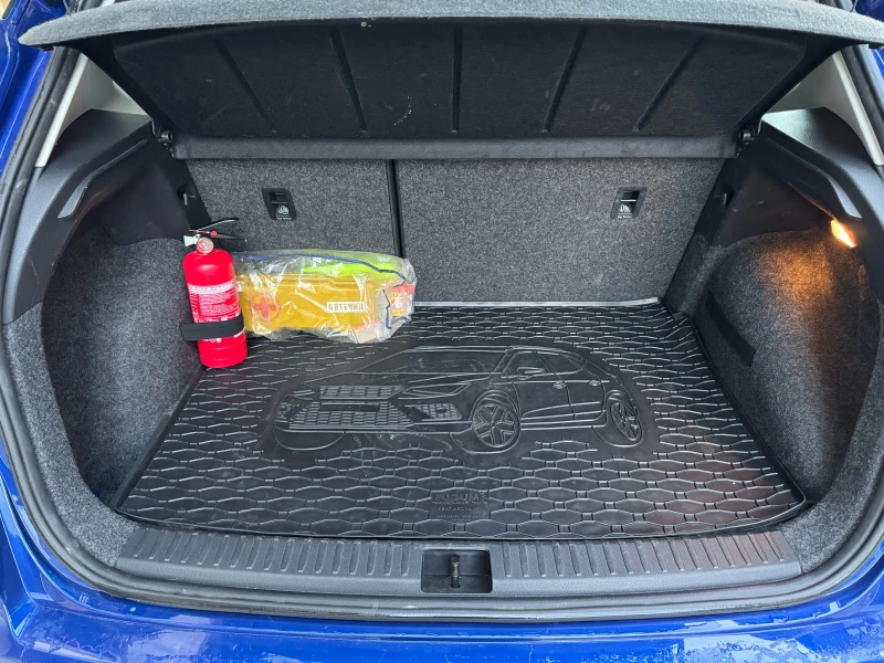 Seat Arona 1.0 TSI DSG Xcellence, ПЪРВИ СОБСТВЕНИК, снимка 14 - Автомобили и джипове - 53194495