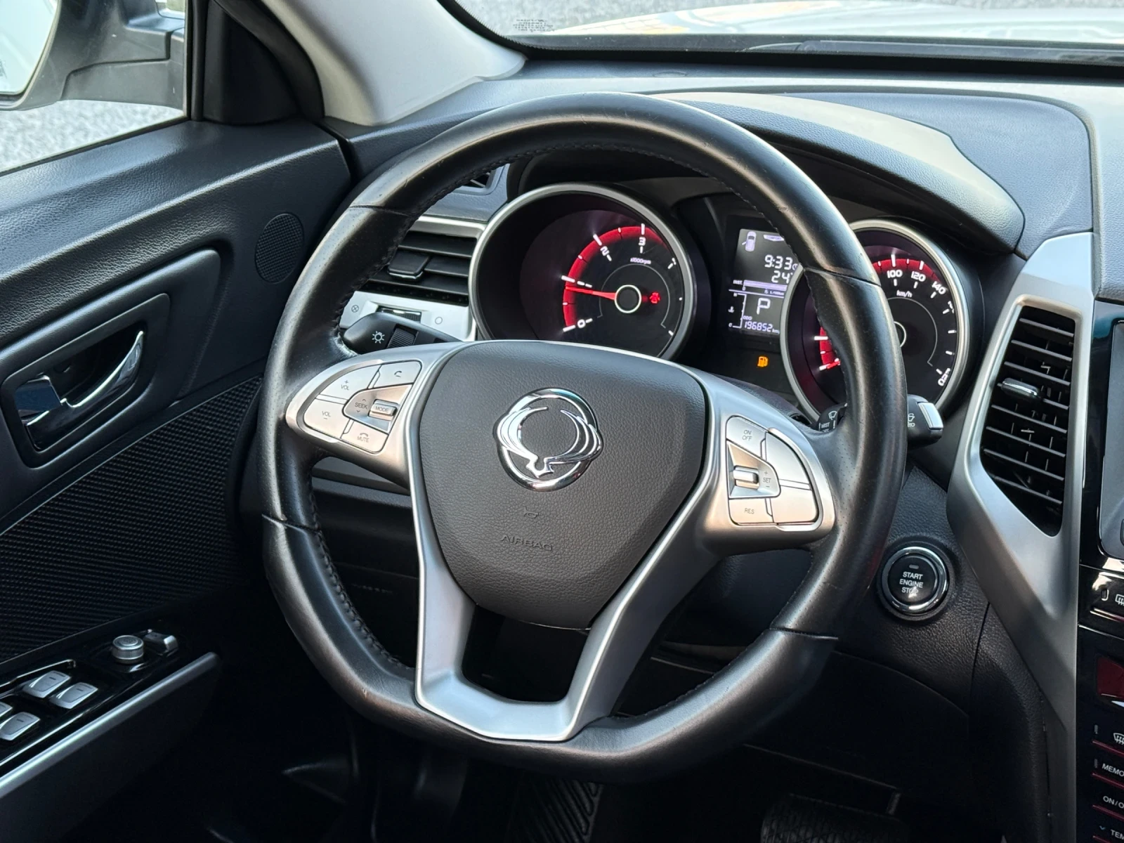 SsangYong Tivoli 1.6E-XDi, LED, Автоматик, Кожа, * 196 000км* Уника - изображение 9