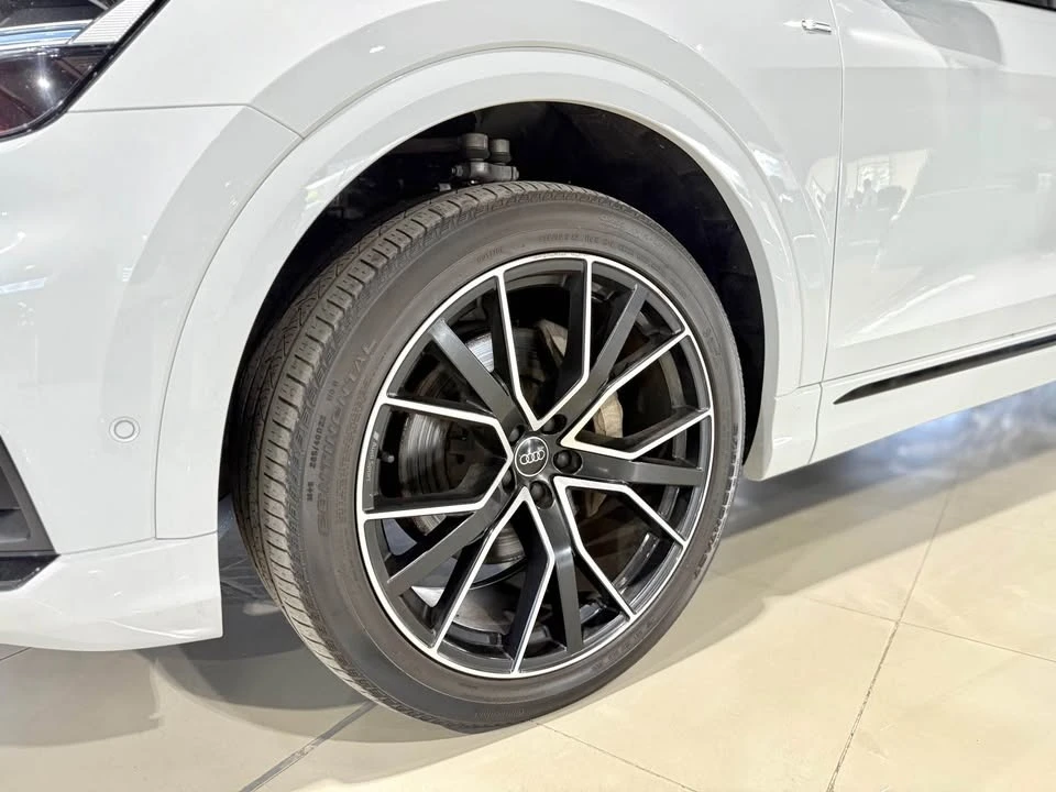 Audi Q8 PROGRESSIVE * * S-LINE * * CARFAX * * АВТО КРЕДИТ  - изображение 5