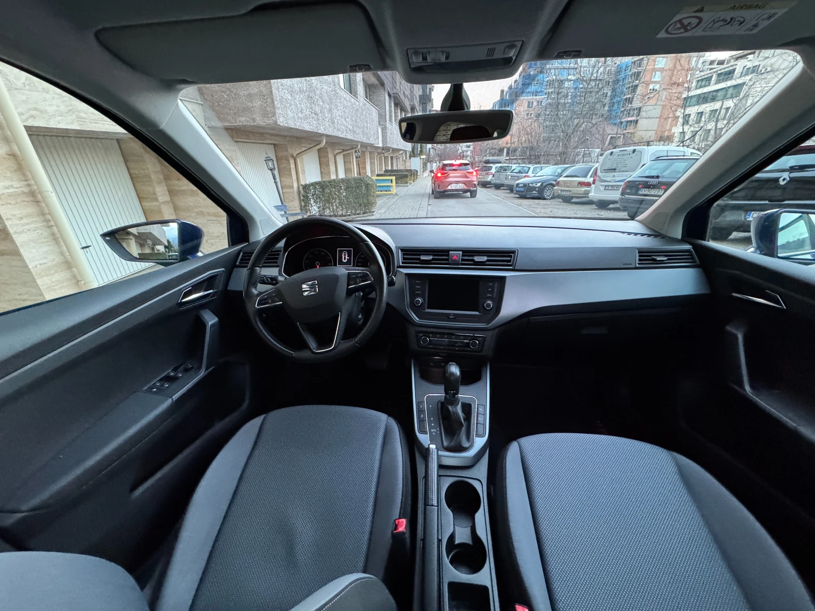 Seat Arona 1.0 TSI DSG Xcellence, ПЪРВИ СОБСТВЕНИК - изображение 6