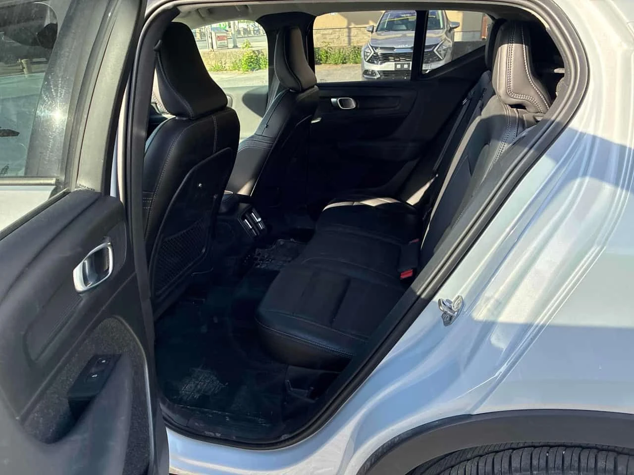 Volvo XC40 | Momentum | ПОДГРЕВ | ПАНОРАМА | CARFAX | , снимка 13 - Автомобили и джипове - 54834098