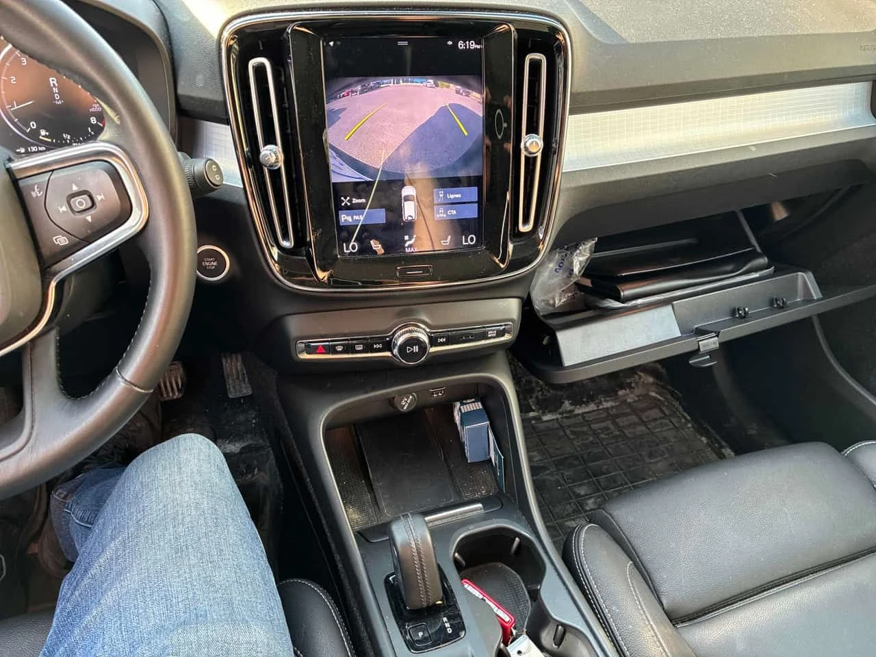 Volvo XC40 | Momentum | ПОДГРЕВ | ПАНОРАМА | CARFAX | , снимка 9 - Автомобили и джипове - 54834098