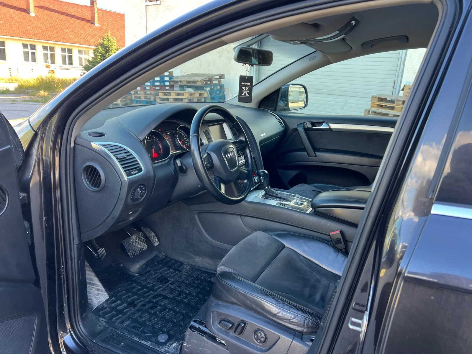 Audi Q7 3.0 TDI* S-Line* 7местна, снимка 7 - Автомобили и джипове - 54896042
