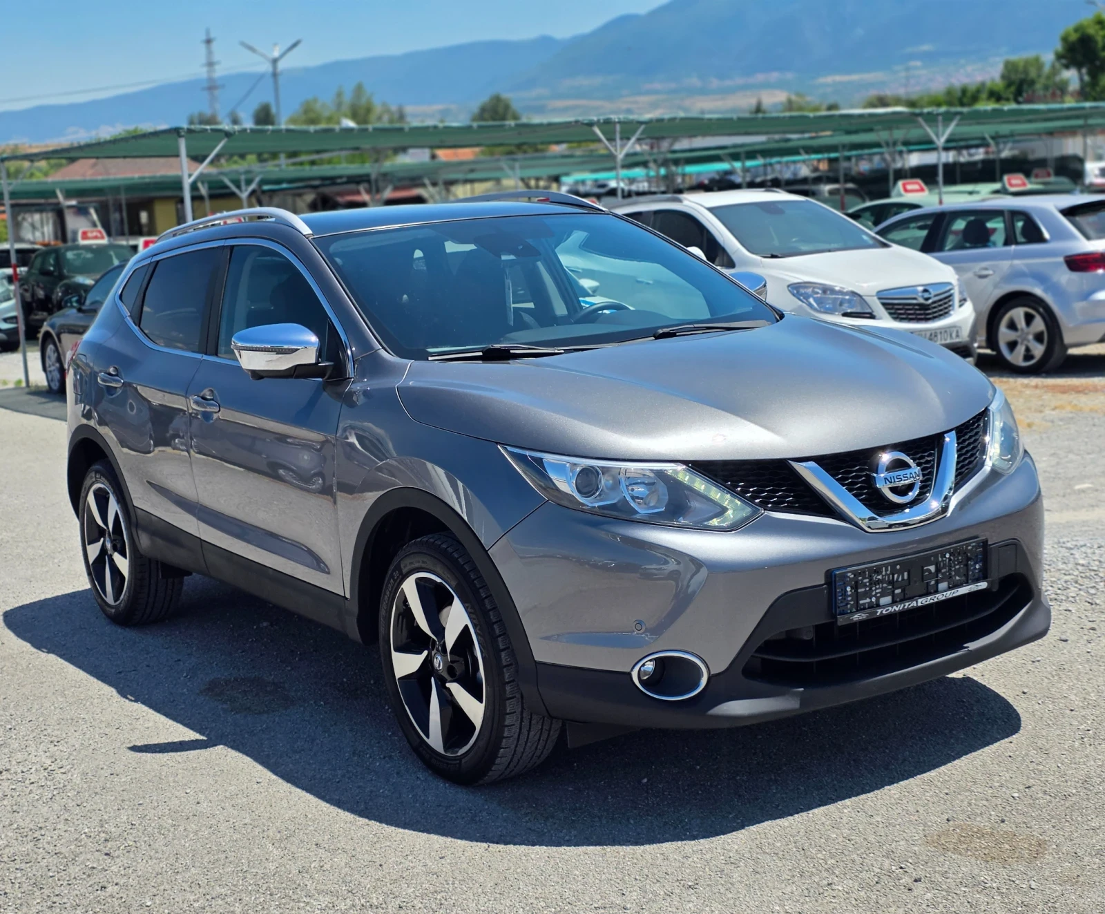 Nissan Qashqai 1.5 DCI 110 коня 360г камера , снимка 3 - Автомобили и джипове - 55077744