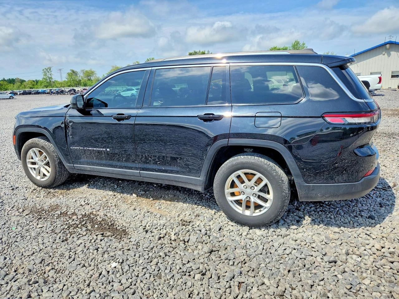 Jeep Grand cherokee 3.6l L Laredo, снимка 2 - Автомобили и джипове - 55106535