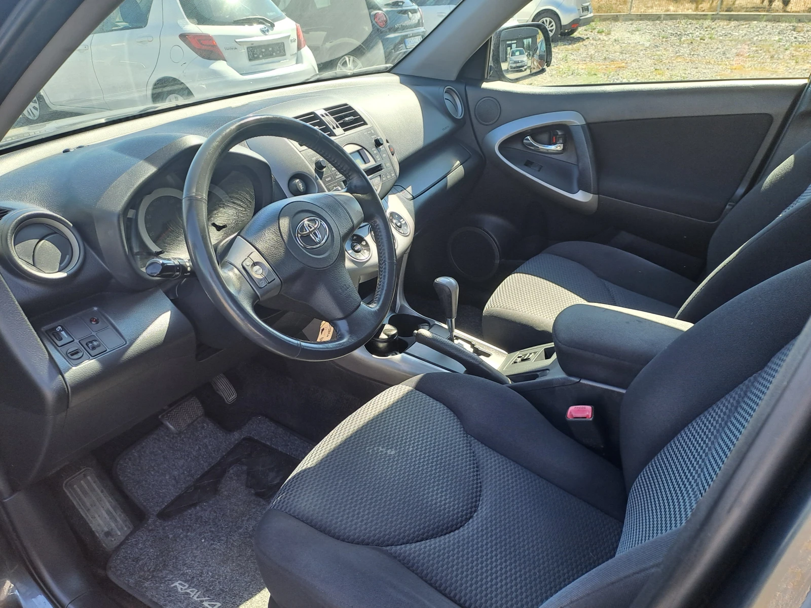 Toyota Rav4 2.0VVTI 152K.C. 4x4, снимка 6 - Автомобили и джипове - 56116015