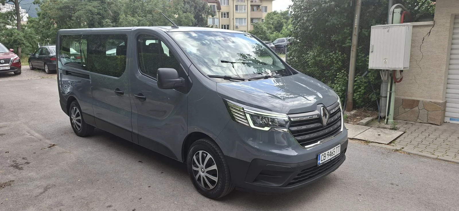 Renault Trafic 8+ 1, снимка 2 - Бусове и автобуси - 56250229