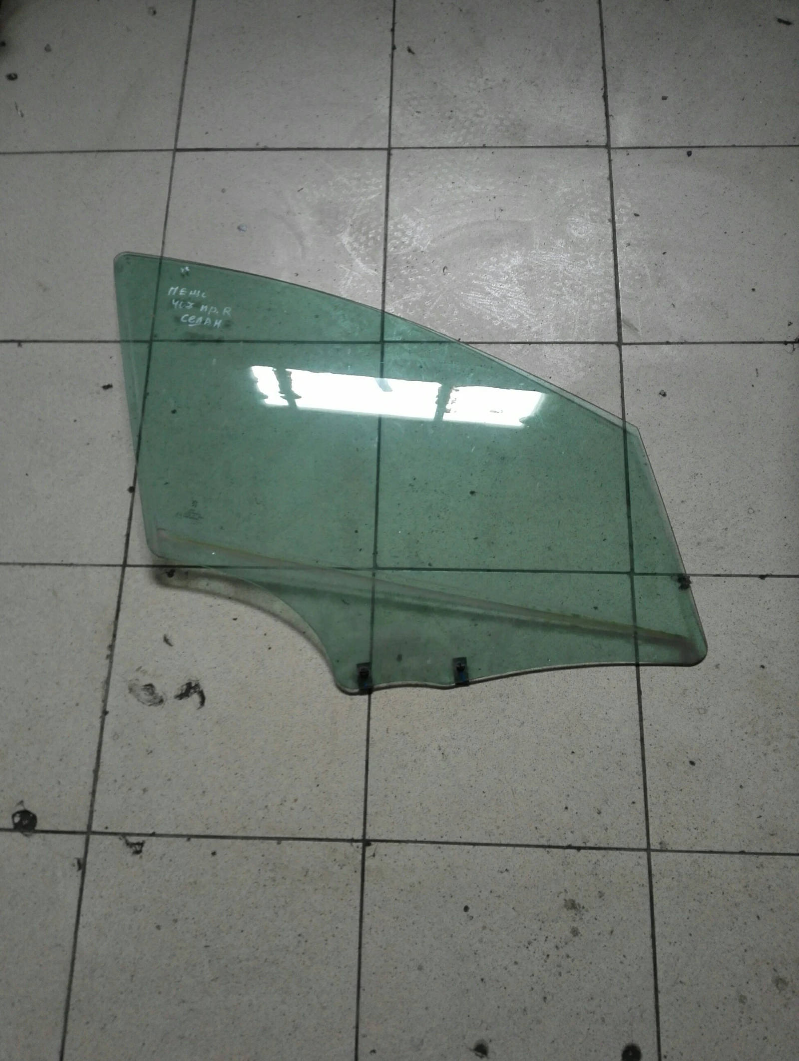Стъкло предно дясно Пежо 407 (17)