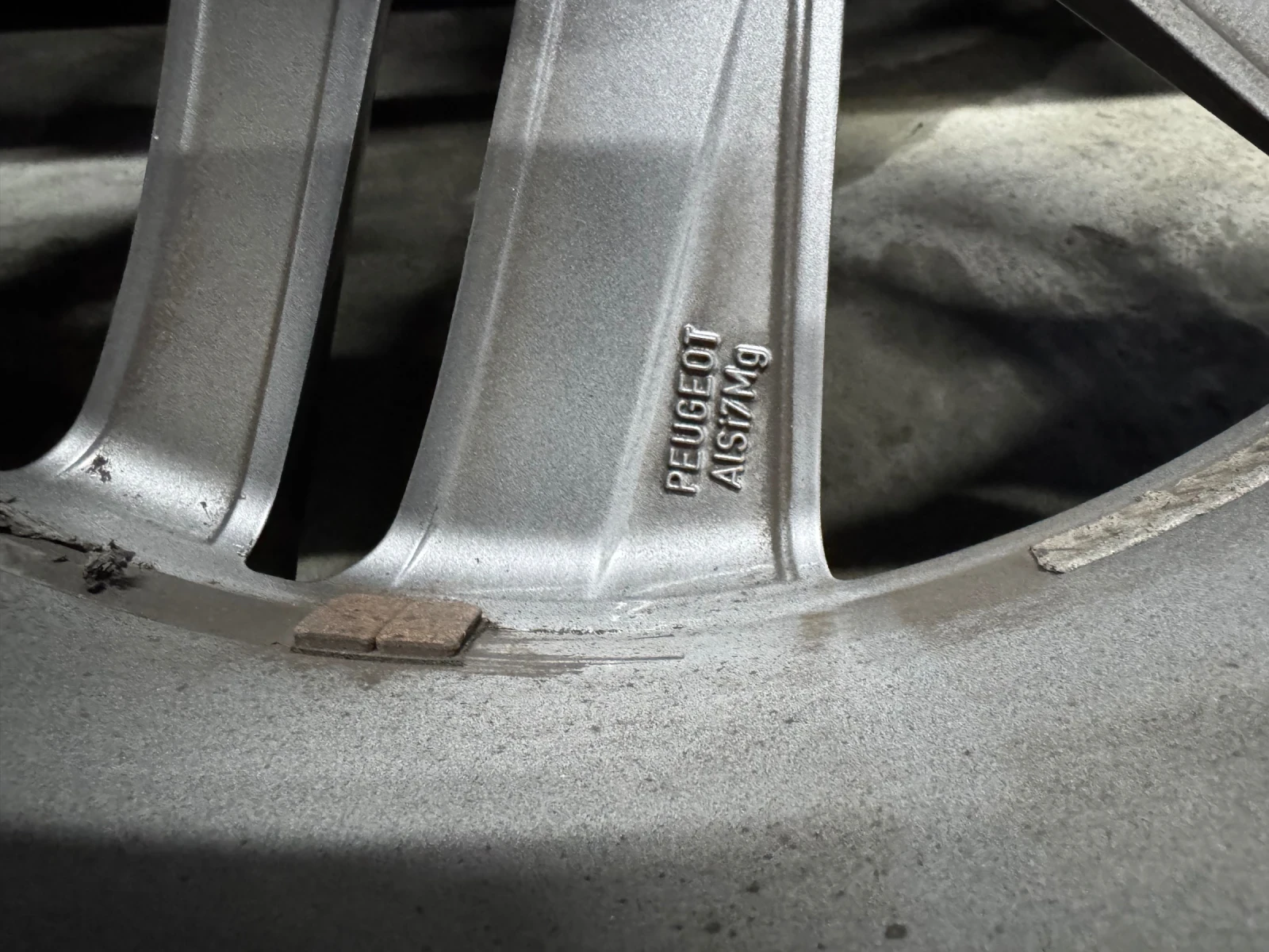 ���� � ������ 225/45R18 �� Peugeot 308 | Mobile.bg � ����������� 4