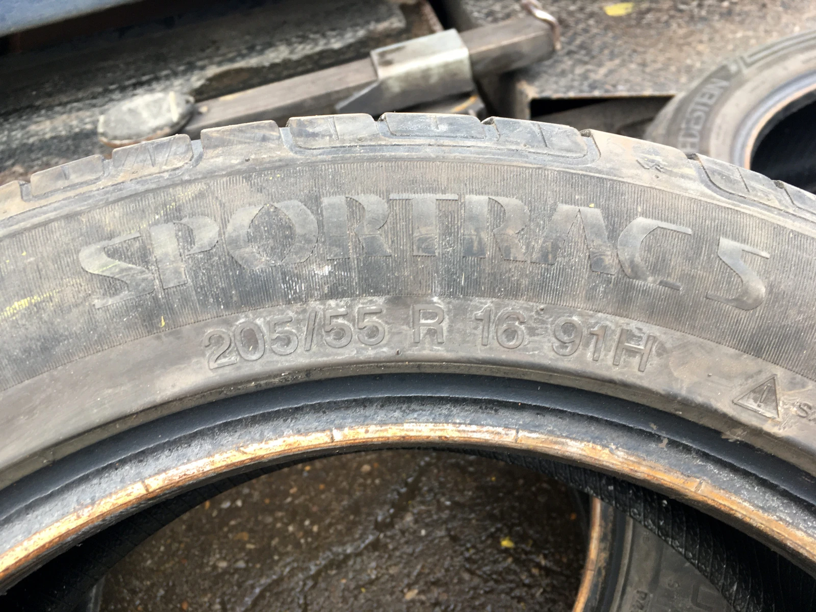 Гуми Летни 205/55R16, снимка 2 - Гуми и джанти - 54656479
