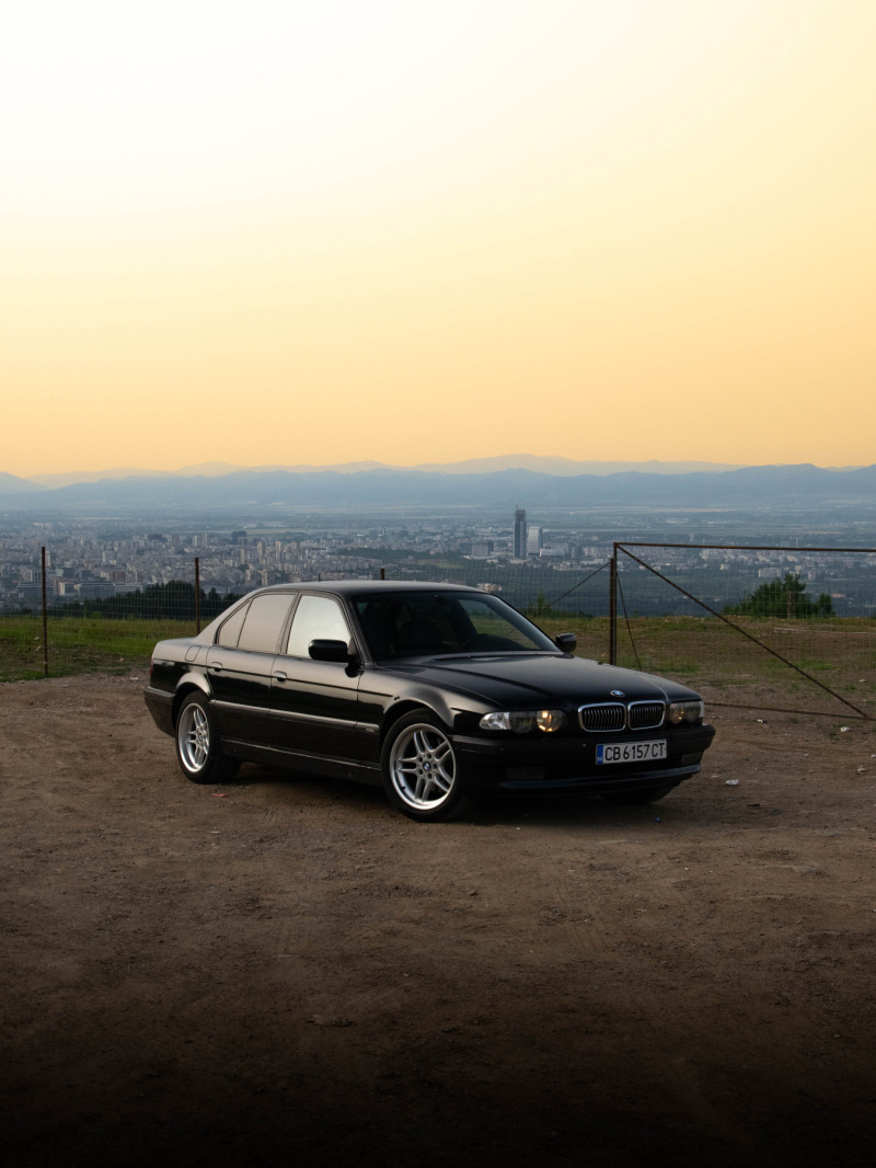 BMW 740, снимка 1 - Автомобили и джипове - 46248123