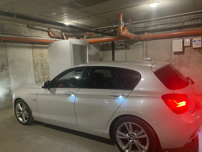 BMW 118 M Sport Adaptive LED, снимка 3 - Автомобили и джипове - 47908421