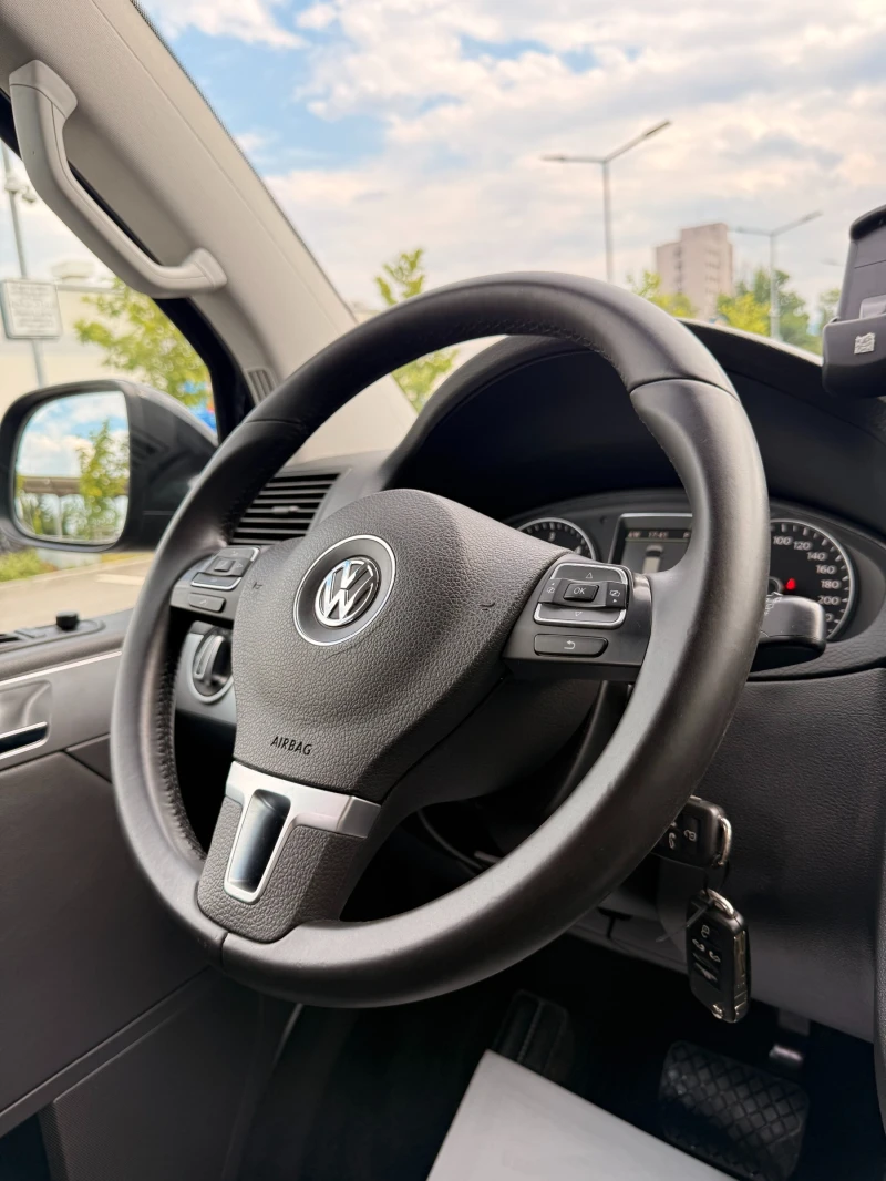 VW Multivan 2.0BITDI* HIGLINE* 180кс* 182000км* , снимка 12 - Автомобили и джипове - 51024612