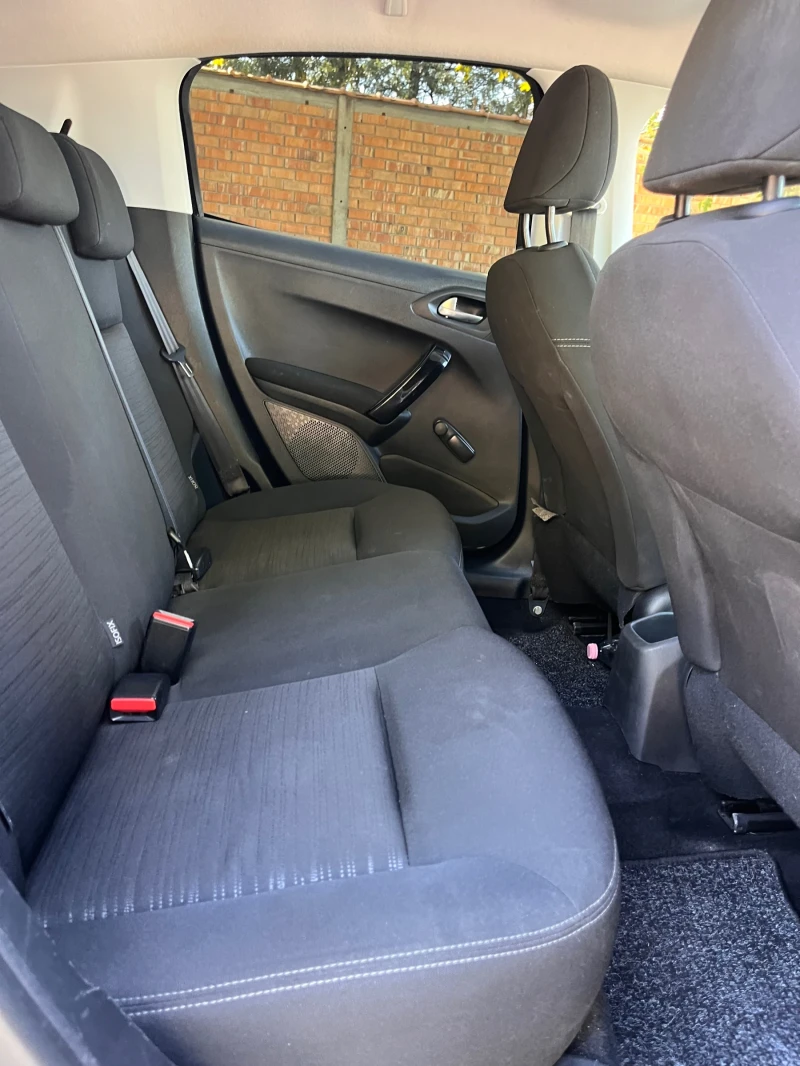 Peugeot 208 1.0i, снимка 8 - Автомобили и джипове - 52472415