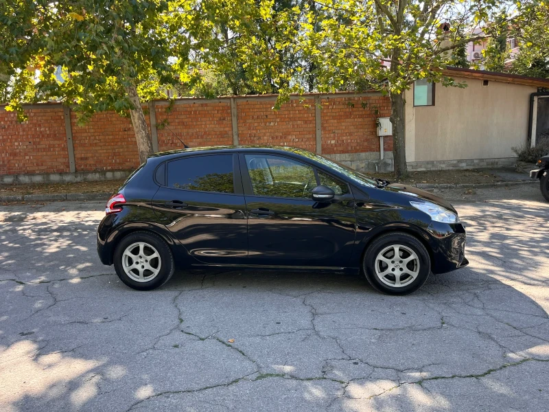 Peugeot 208 1.0i, снимка 3 - Автомобили и джипове - 52472415
