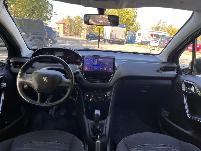 Peugeot 208 1.0i, снимка 6 - Автомобили и джипове - 52472415